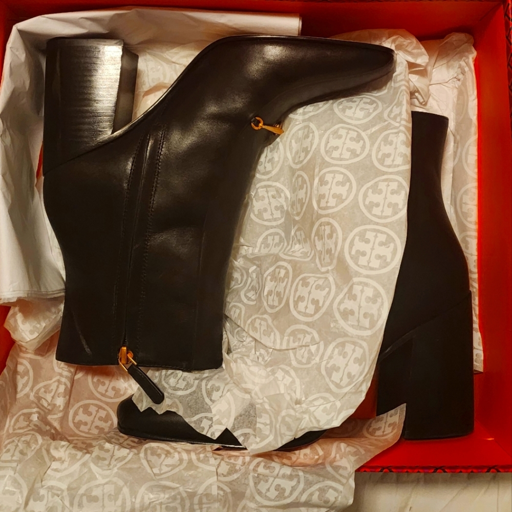 Tory Burch booties zise 10
